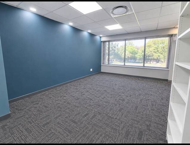 270M² OFFICE TO LET IN WOODMEAD